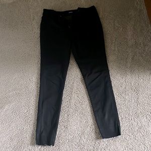 Express raw hemmed skinny jean/pant; size 0 Short.